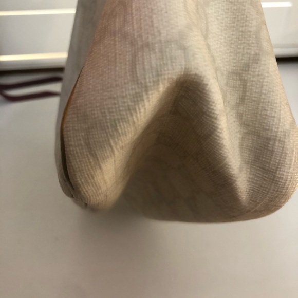 Authentic Gucci handbag - Picture 4 of 14